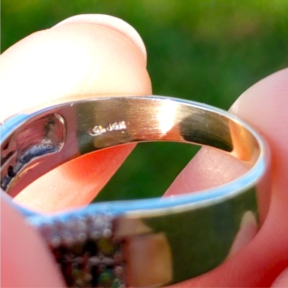 Gorgeous Green & White Diamond Crossover 14kt White Gold Ring EUC Sparkle 4Days - Picture 5 of 7